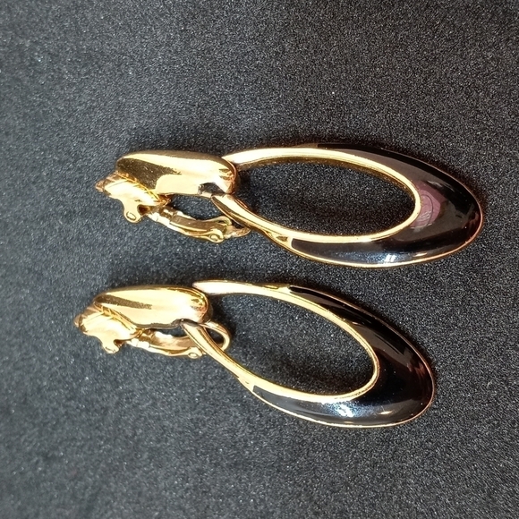Trifari Jewelry - Trifari costume jewelry gold and black accent clip on earrings